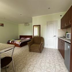 3-местный 1-комнатный номер стандарт улучшенный с 1 односпальной и 1 двуспальной кроватью