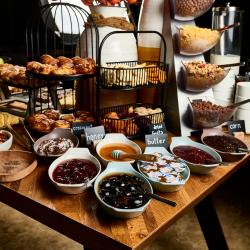 Фото Отель National by Stellar Hotels, Yerevan (Националь бай Стеллар Хотелс, )