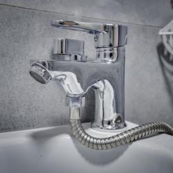 Фото Отель YourHouse (ЙоХаус) на улице Ташена Утепова