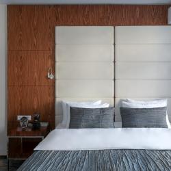 Фото V hotel & Rooftop lounge (В отель)