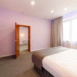 Номер люкс с 1 двуспальной кроватью