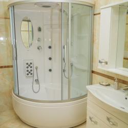 Номер люкс с 2 двуспальными кроватями (с завтраком)