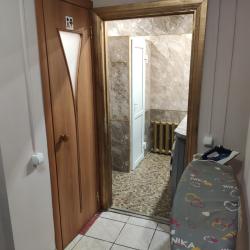 Кровать в 8-местном общем женском номере