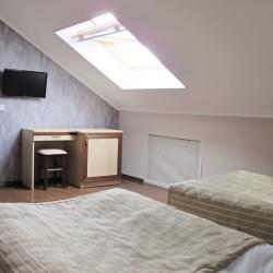 Номер эконом с 2 односпальными кроватями (мансарда)