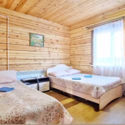 Номер эконом с 1 односпальной и 1 двуспальной кроватью (с завтраком)