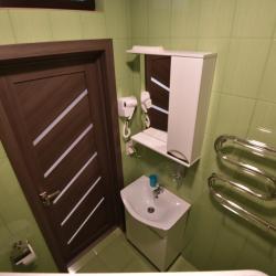 Комната улучшенная с 2 односпальными и 1 двуспальной кроватью