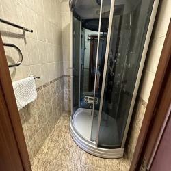 Номер стандарт с 1 двуспальной кроватью (мансарда)