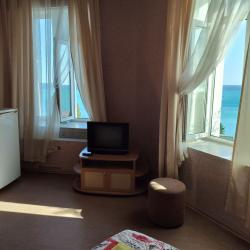 2-местный номер стандарт улучшенный с 1 двуспальной кроватью