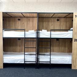 Кровать в 12-местном общем номере