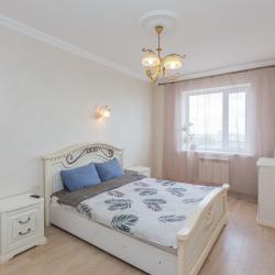 Фото Апартаменты на улице Рогожникова 1