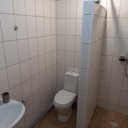 Кровать в 8-местном общем номере