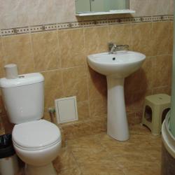 Номер стандарт семейный с 2 односпальными и 1 двуспальной кроватью