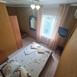 Комната стандарт с 1 двуспальной кроватью и балконом