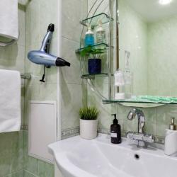 Фото Отель Просторная 3-комнатная квартира в Октябрьском районе