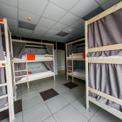 Кровать в 12-местном общем номере