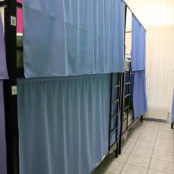 Кровать в общем мужском номере  с 4-двухъярусными кроватями