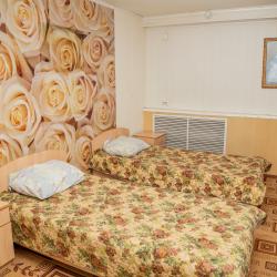 Кровать в 1-местном общем номере (без окна)