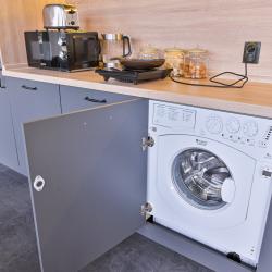 Фото Wellhome Hostel (Вэллхоум Хостел)
