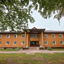 Номер стандарт с 1 односпальной и 1 двуспальной кроватью