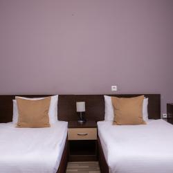 8-местные апартаменты люкс Сочи, ул. 65 лет Победы 67 с 2 односпальными кроватями