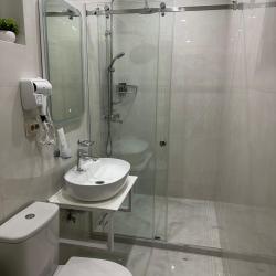 Комната полулюкс с 1 двуспальной кроватью