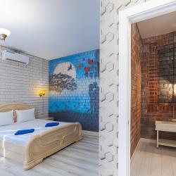 Фото Отель House on Potapova (Гостевой дом на Потапова)