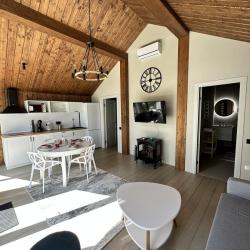 Фото Отель BarnHouse Village (БарнХаус Виллэдж)