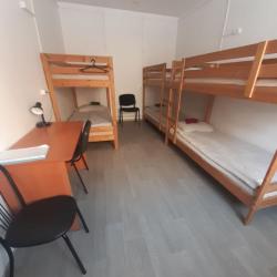 Кровать в 6-местном общем мужском номере