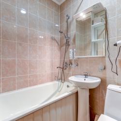 2-местный номер стандарт с 1 двуспальной кроватью