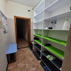 Кровать в 12-местном общем номере