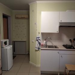 Номер студия с 1 односпальной и 1 двуспальной кроватью