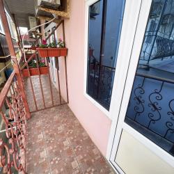 Комната комфорт с 2 односпальными кроватями и 1 двухъярусной кроватью