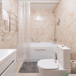 Номер люкс с 1 двуспальной кроватью 2 (215)