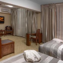 Номер люкс с 2 односпальными кроватями