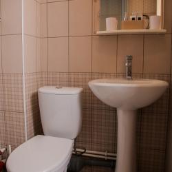2-комнатный номер улучшенный семейный с 2 односпальными и 1 двуспальной кроватью