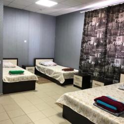 Номер стандарт с 2 односпальными и 1 двуспальной кроватью