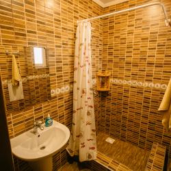 Комната стандарт с 1 двуспальной кроватью и диваном