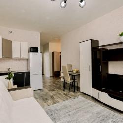 Фото Отель Прекрасная квартира с видом на акваторию пруда!