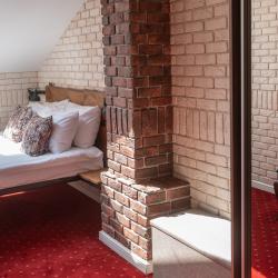 Номер стандарт комфорт с 1 двуспальной кроватью (мансарда)