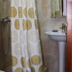 Номер полулюкс семейный с 2 односпальными кроватями