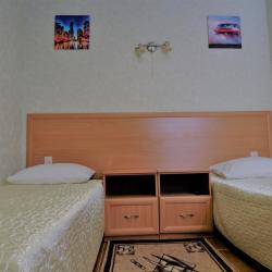 Номер стандарт с 2 односпальными кроватями (с завтраком)
