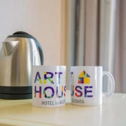 ART HOUSE HOTEL (Арт Хаус) — 26e26ab20aeec91d3fd32331bab55d25
