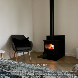 Номер комфорт полулюкс с 1 двуспальной кроватью