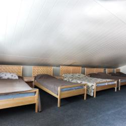 Кровать в 7-местном общем номере (мансарда)