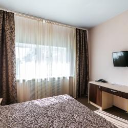 Номер стандарт с 1 двуспальной кроватью