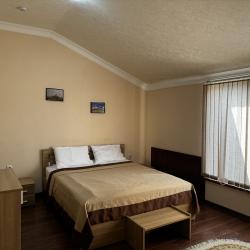 Номер стандарт с 1 двуспальной кроватью