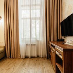 2-комнатный номер делюкс без балкона категории С (главный корпус)