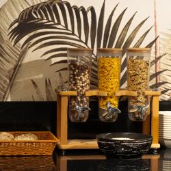 Фото Отель Almaty ()