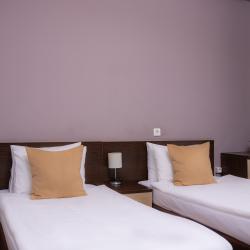 8-местные апартаменты люкс Сочи, ул. 65 лет Победы 67 с 2 односпальными кроватями