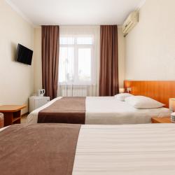 3-местный 1-комнатный номер стандарт с 1 односпальной и 1 двуспальной кроватью